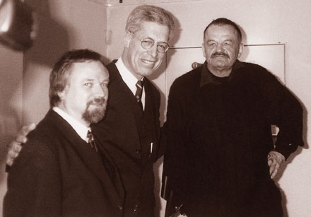 Mit Bürgermeister Dr. Henning Scherf und dem Bildhauer Alfred Hrdlicka bei der Präsentation von Schriften des 1933 ermordeten Theodor Lessing, Februar 1997